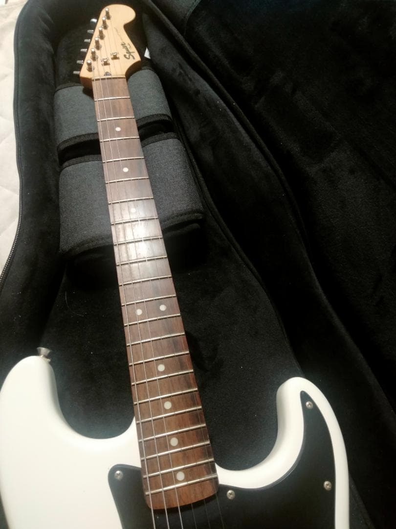 軽量 Squier stratocaster 1H bullet 1ハム 鳴良 - メルカリ