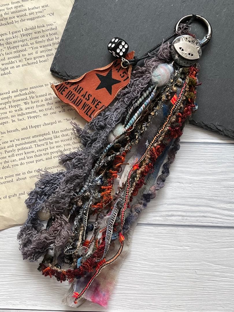 オリジナルバッグチャーム ハンドメイド ☁️お名前バッグチャーム☁️ . 雲の形でオーダーいただきました