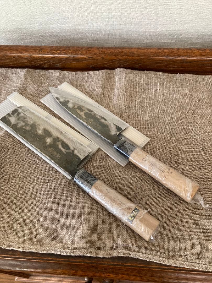 [新品未使用] 希少包丁（廣明）＊2本&包丁置きセット♪♪＊新潟県燕市 新品未使用] 希少包丁（廣明）＊2本&包丁置きセット♪♪＊新潟県燕市