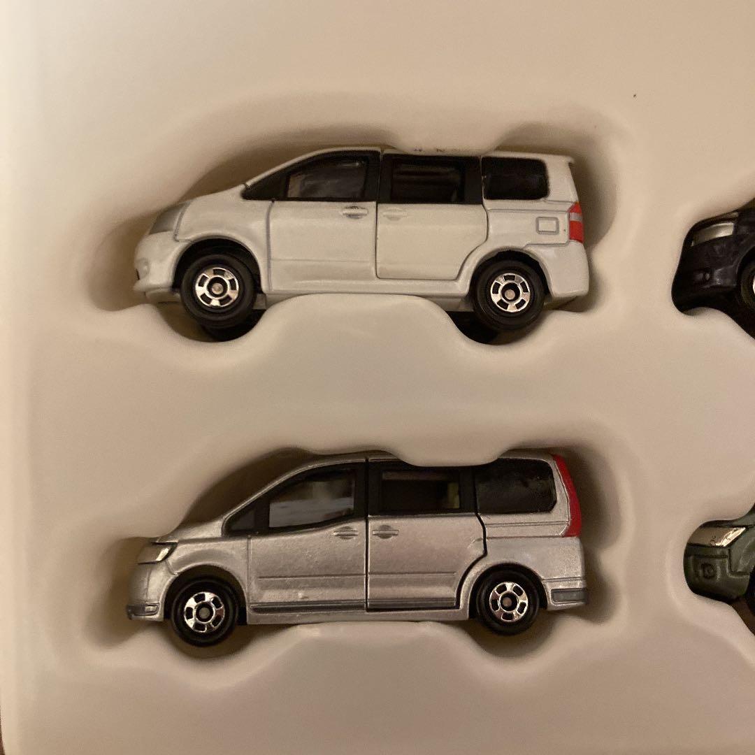 トミカ ファミリーミニバンセット - メルカリ