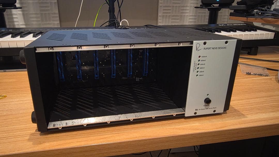 DTM・DAW Rupert Neve Designs R6 r6-description-front-01-