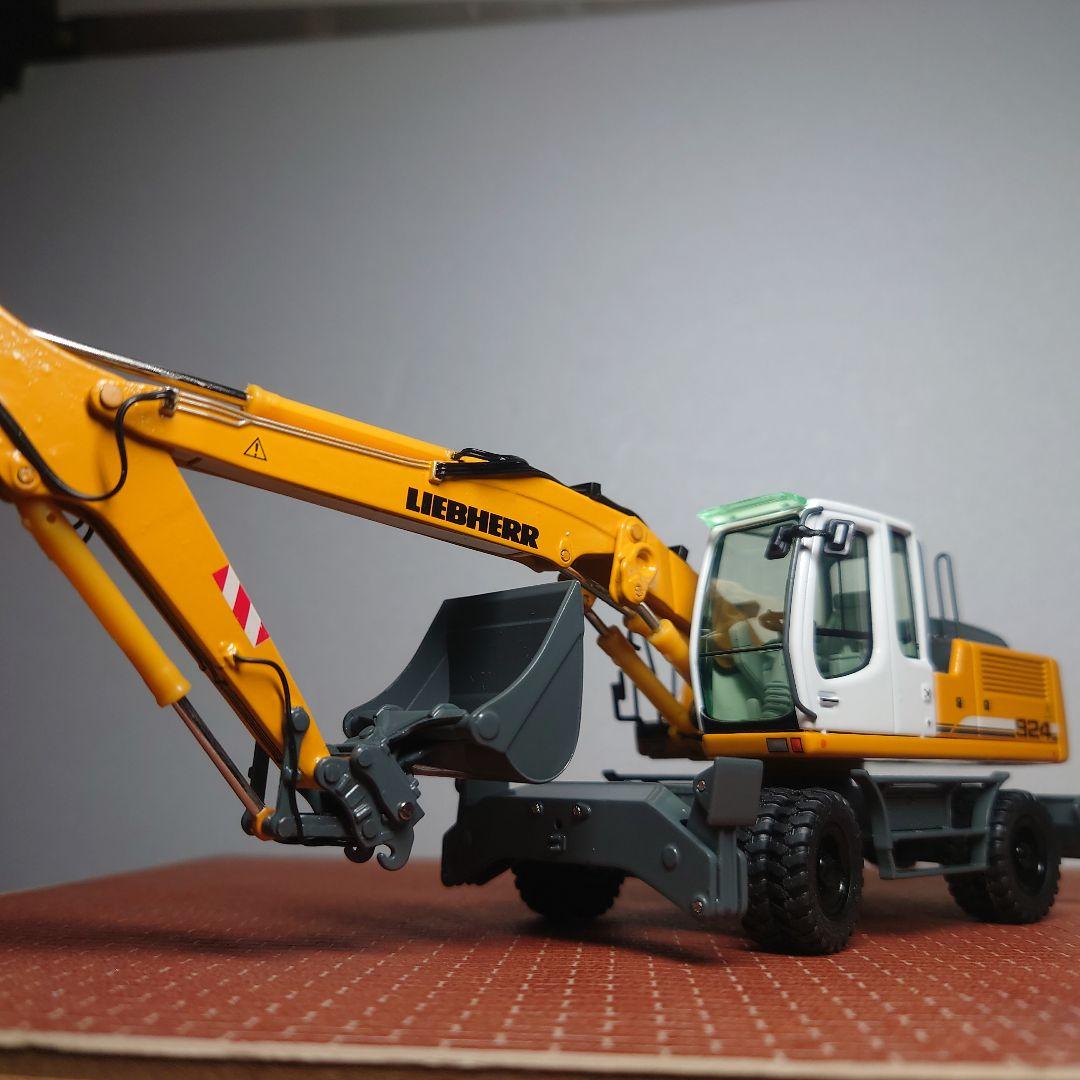 リープヘル ホイール式油圧ショベル A904(1/50) NZG - メルカリ