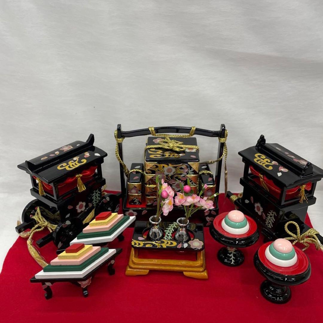 雛人形　桃の節句　雛道具　金彩小桜30号 楽天市場】雛道具 雛人形 小物 6点40号家具調金彩小桜KG-401-6J口花も