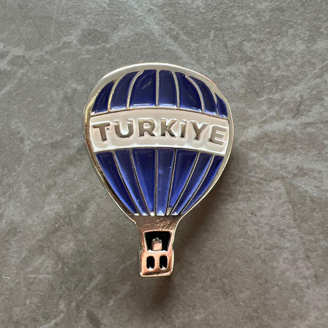 万博 トルコ館 ピンバッジ 青い気球 トルコパビリオン - メルカリ