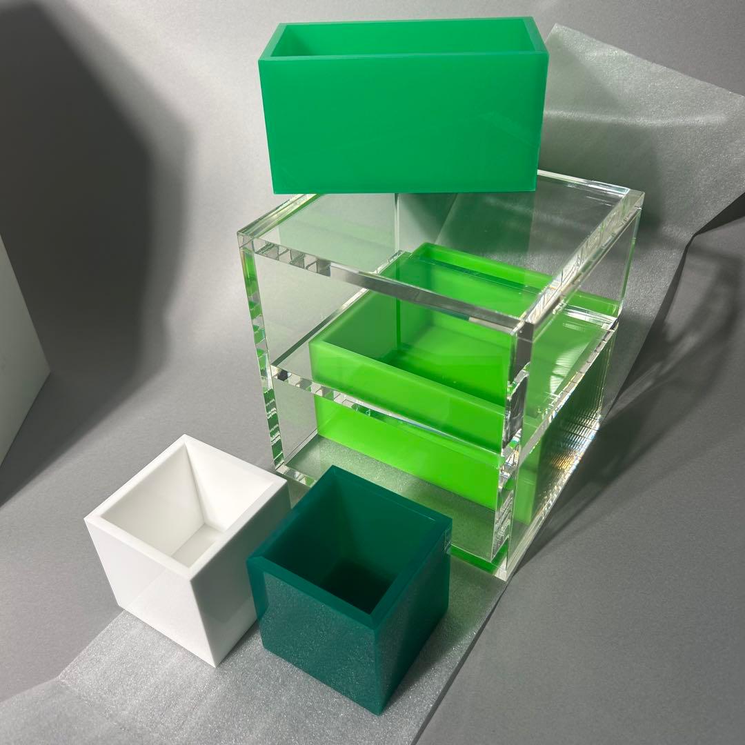 エマニュエルムホー×Waazwizアクリルボックスグリーン - メルカリ