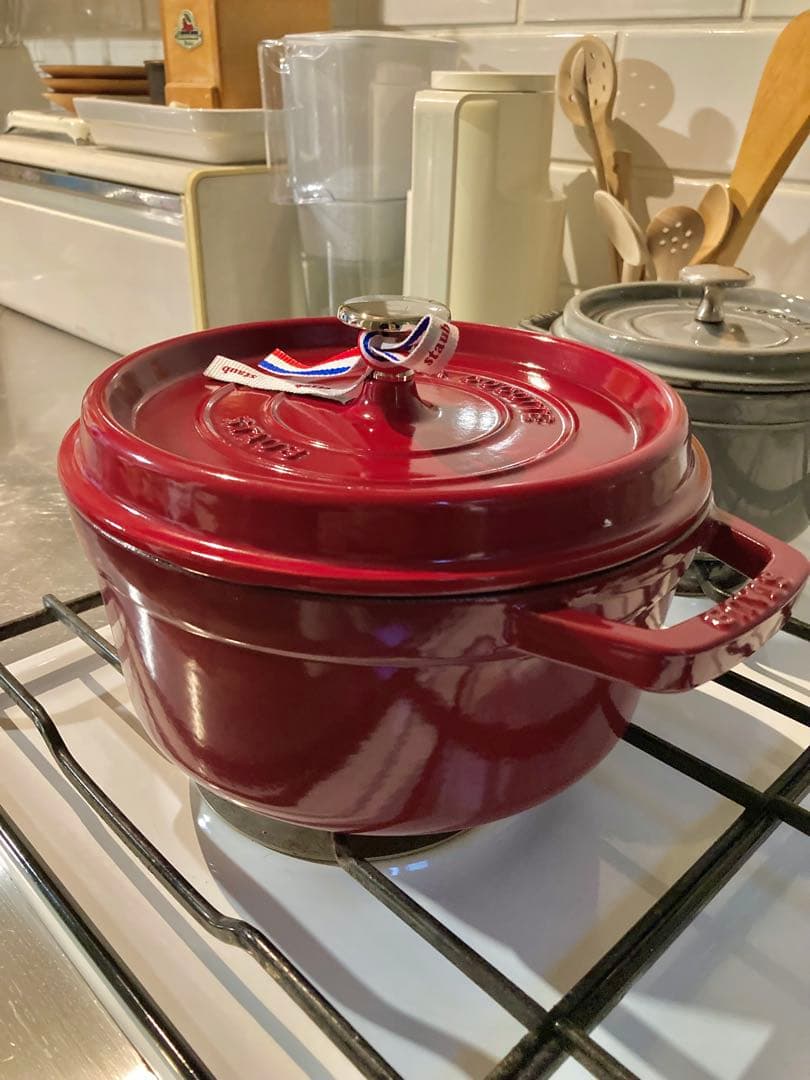 Staubストウブ　ピコココットラウンド　22cm 限定色ボルドーシリアル番号入 楽天市場】【クーポン対象 2/24 9:59まで】 ストウブ 鍋 22cm ピコ