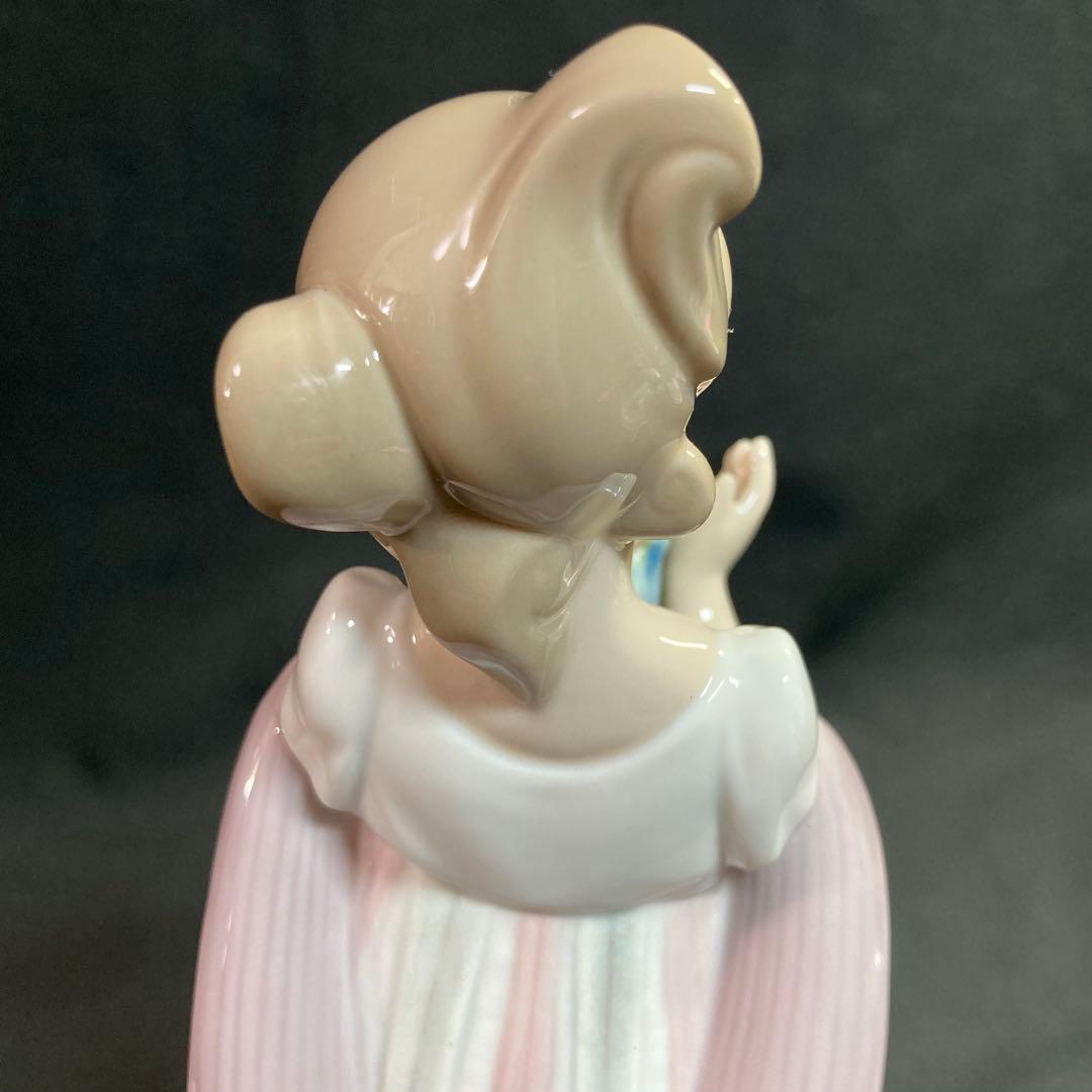 絶版【美品】リヤドロ LLADRO 8151 花束を抱えて - メルカリ