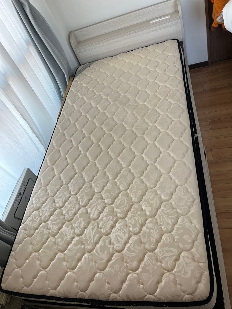 シングルベッドフレーム マットレス付き ホワイト　コンセント、収納付き ベッド 収納 シングルベッド マットレス付き 収納付き USBコンセント