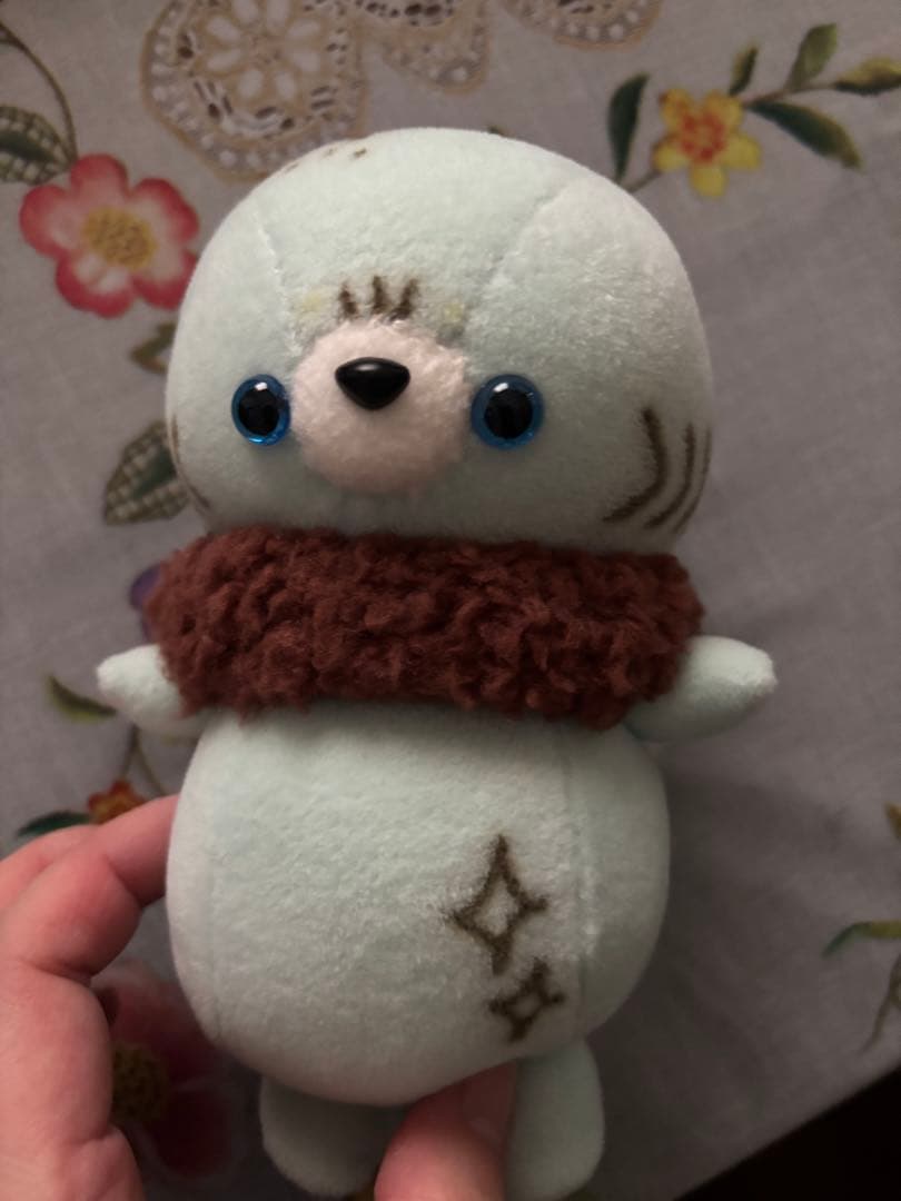 チョコミントカラー　サメぬいぐるみ 茶色のマフラー付き 楽天市場】サメ ぬいぐるみ アカシュモクザメ Sサイズ | リアル 魚