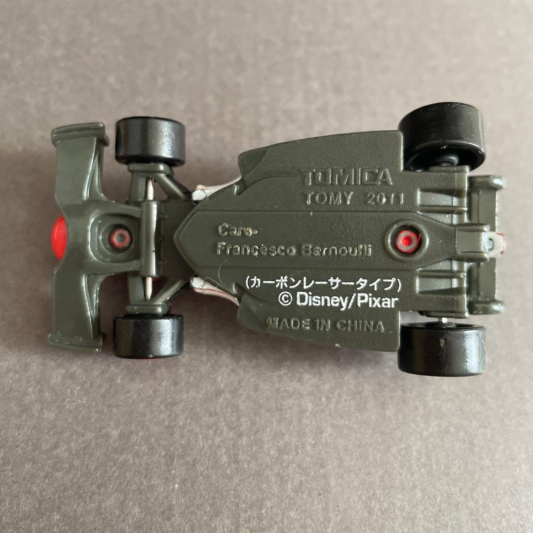 カーズ トミカ フランチェスコベルヌーイ（カーボンレーサータイプ