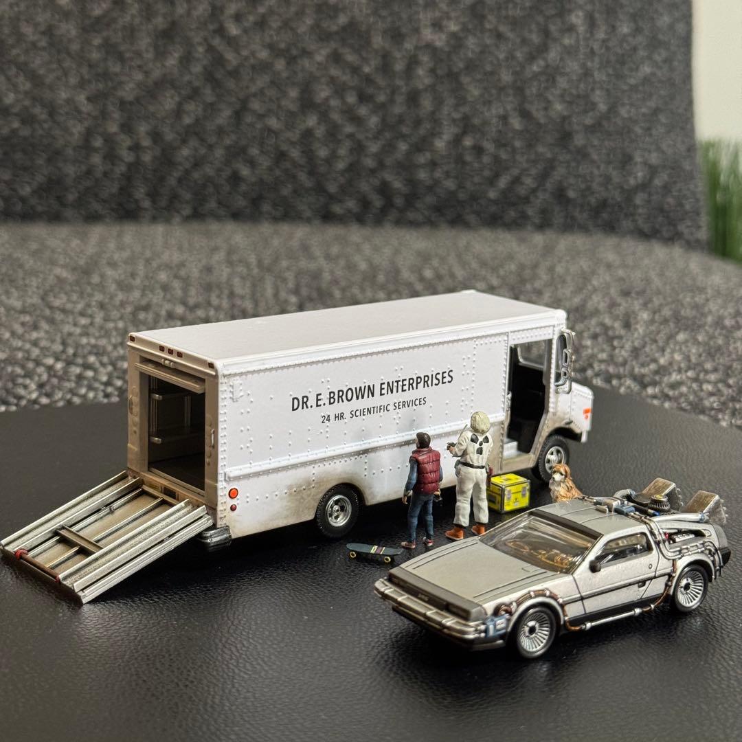 デロリアン & ドクのバンカスタム品 バックトゥザフューチャー 1/64