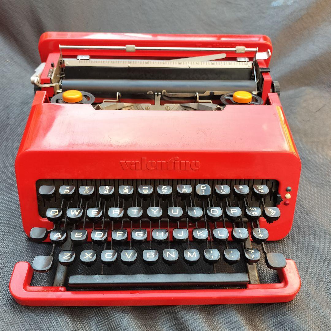 タイプライター olivetti valentine 赤いバケツ オリベッティ 通称：赤バケツ】オリベッティのタイプライター「ヴァレンタイン