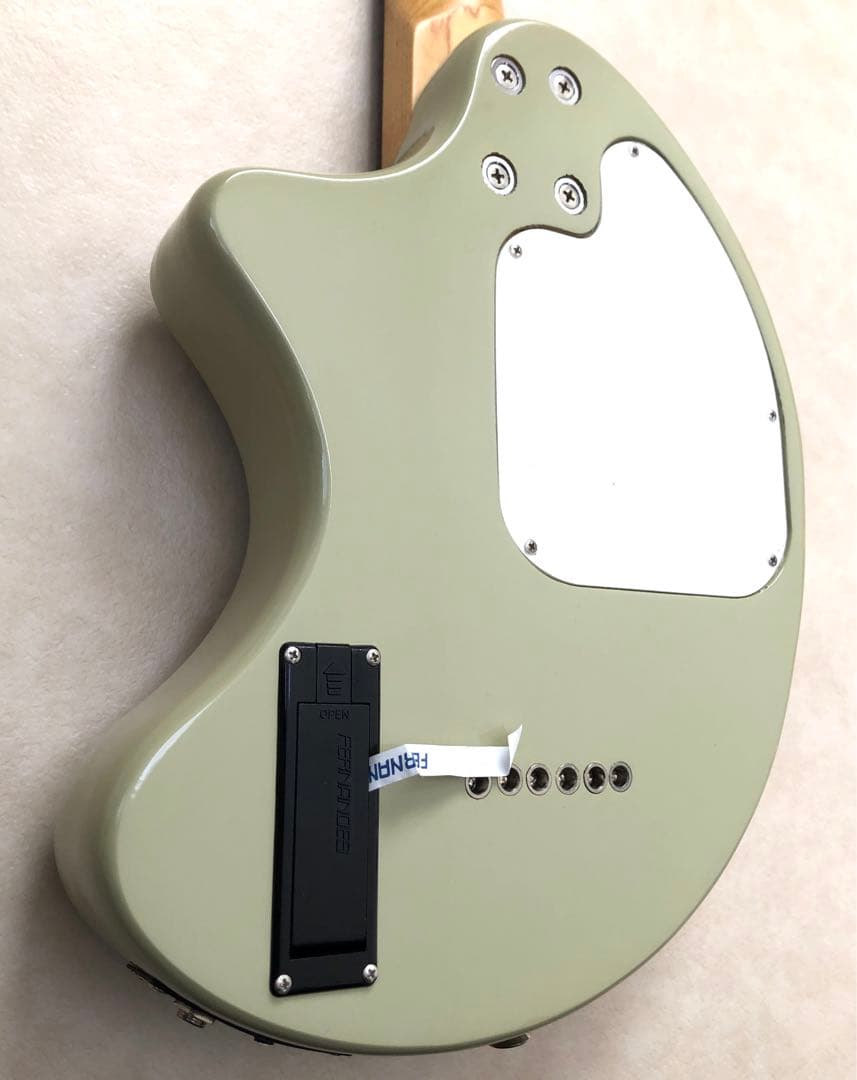 超美品】ZO-3 グレー アンプ内蔵ミニギター 専用ケース付 ぞーさん