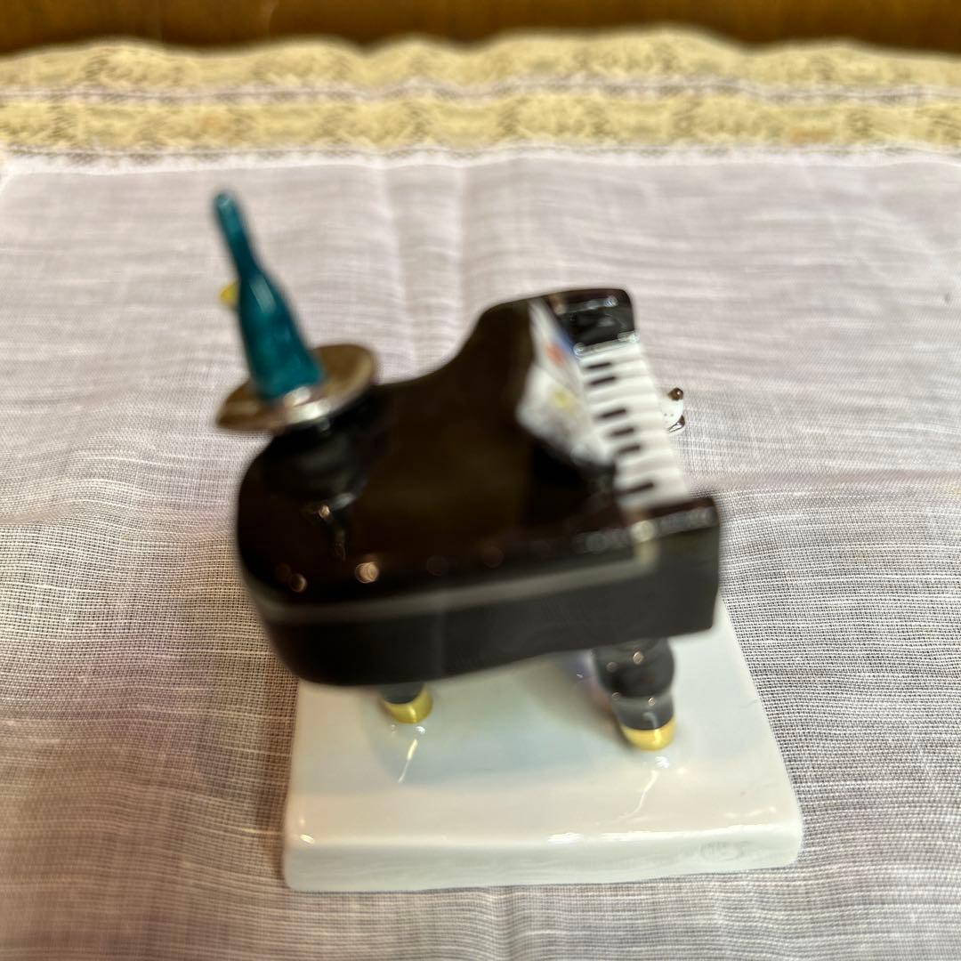 マイセンミュージッククラウン ピアノ奏者とピアノ 手びねり ペーター