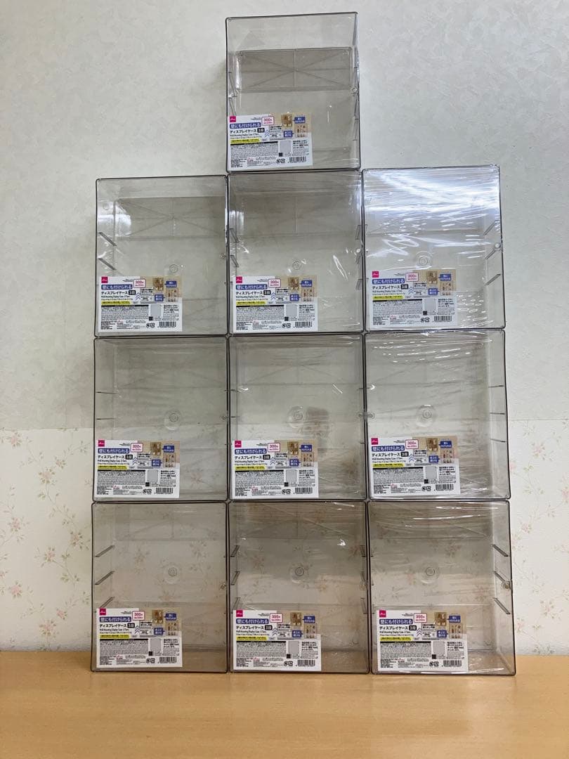 新品未使用】ダイソー 壁にも付けられる ディスプレイケース 3段 10個