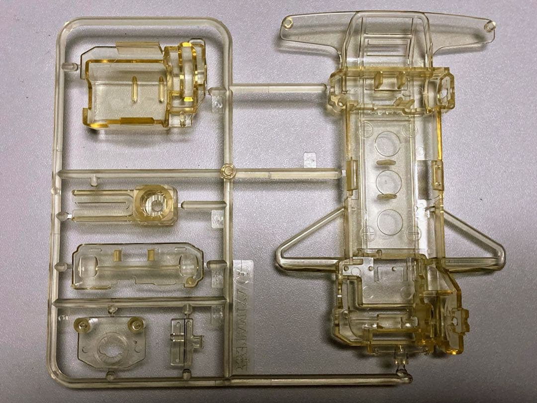 ひ*ゃ様 【お値下げ】未組立品ミニ四駆 金メッキクリアシャーシ皇帝