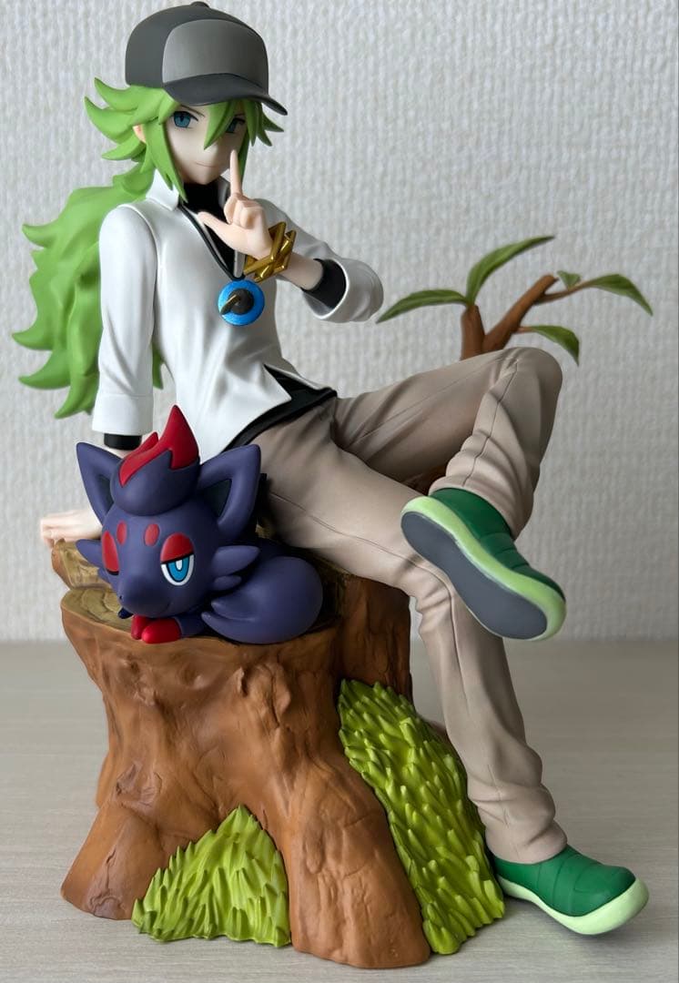 ポケモンフィギュア N&ゾロア - メルカリ