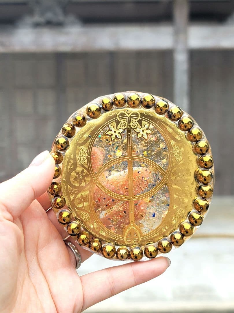 美崎御嶽★金.金.金の黄金循環チャリス金運台座オルゴナイト 金龍さま…黄金の光をまとい豊かさと成功をもたらす🐉✨ 金運・仕事運