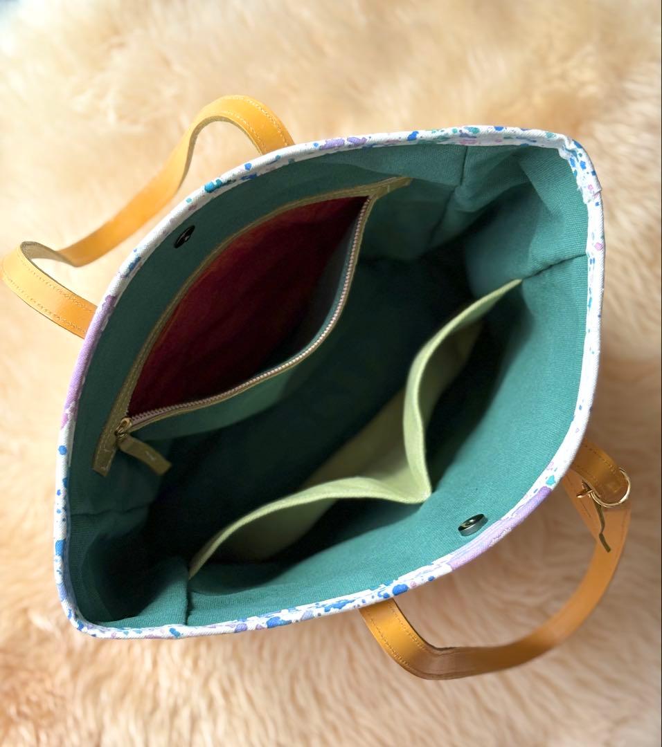 (手づくり)\"楽しい〜\"ねこネコ犬のトートバッグ　アップリケお花