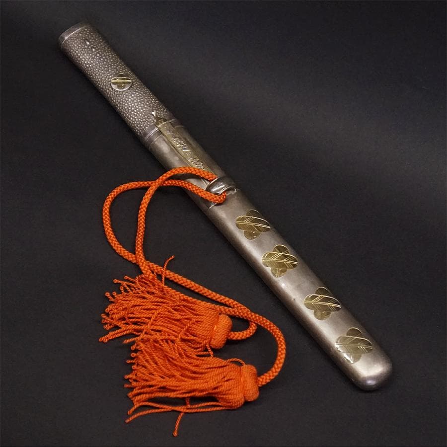 純銀 短刀 日本刀 刻印 家紋 守り刀 縁起物 時代 骨董 294g 古美術品 純銀 短刀 日本刀 刻印 家紋 守り刀 縁起物 時代 骨董 294g 古美術品