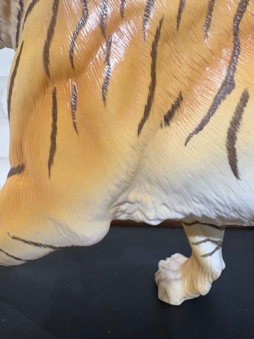 ベンガルトラ トラの彫刻 フランクリン ミント 台付 - メルカリ