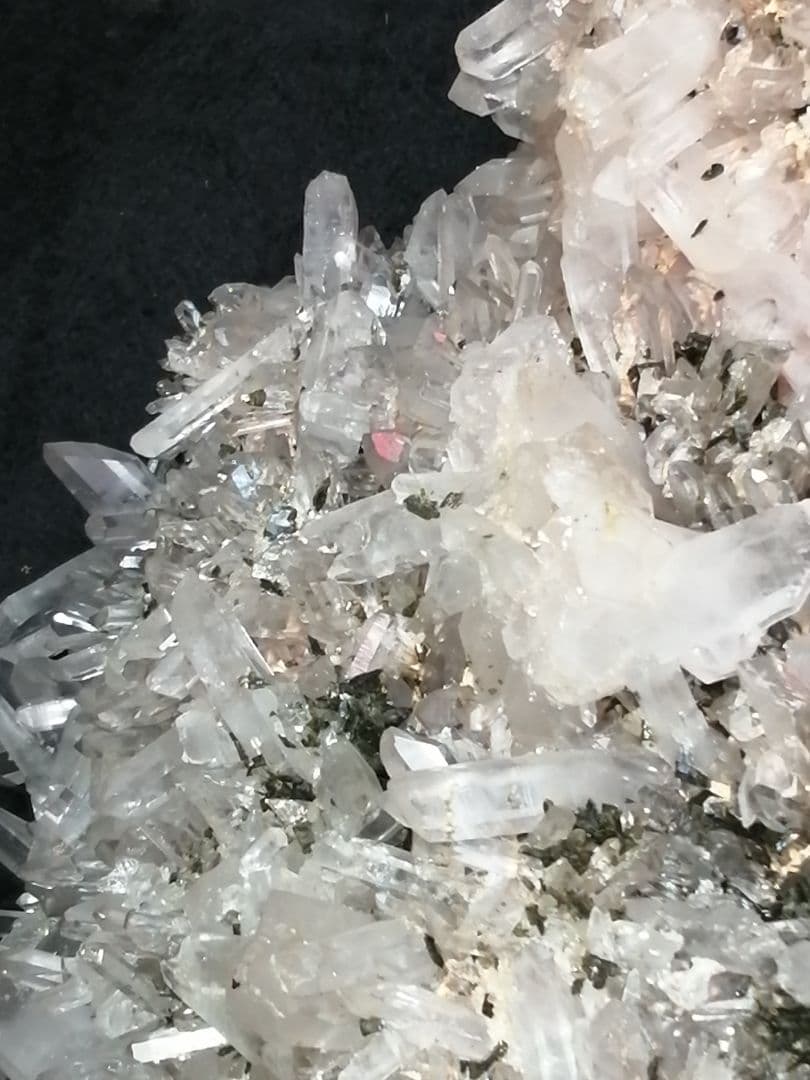 水晶 エピドート 共生クラスター（グリーントルマリン）5.6kg ーtot017