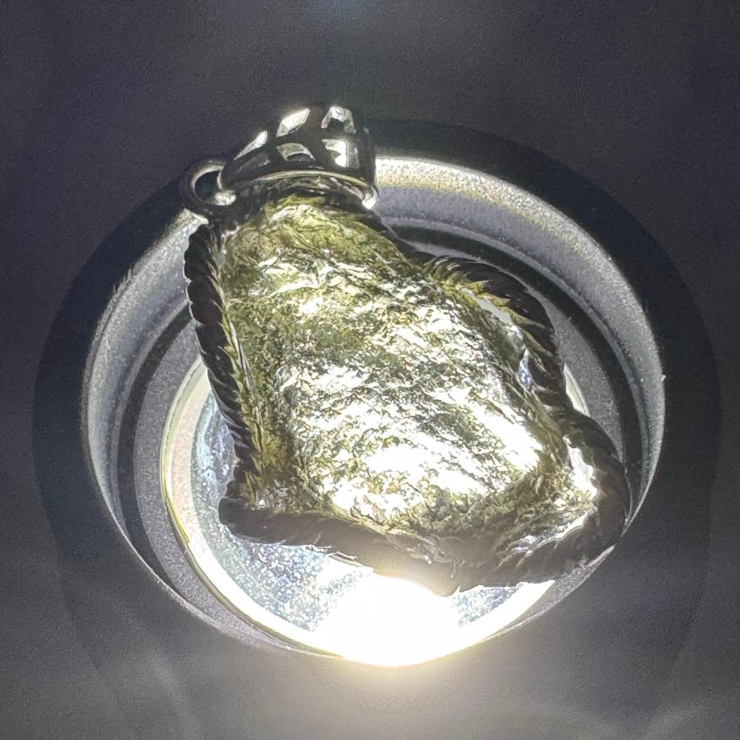 大人気の希少テクタイト◇モルダバイト◇ペンダントトップ　4.1g