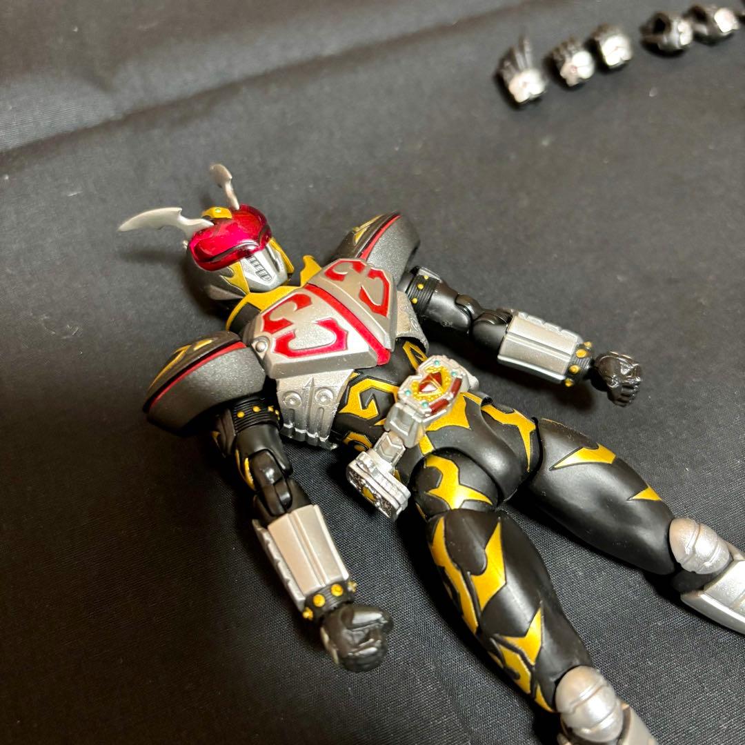 【説明必読】 S.H.Figuarts 仮面ライダーカリス 仮面ライダーレンゲル