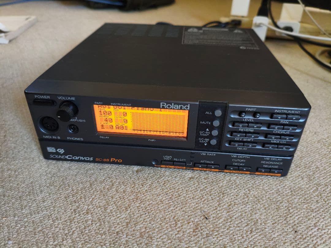 Roland SC-88Pro MIDI音源 1996年、Roland GS音源の最高峰として登場したSC-88Pro | DTMステーション