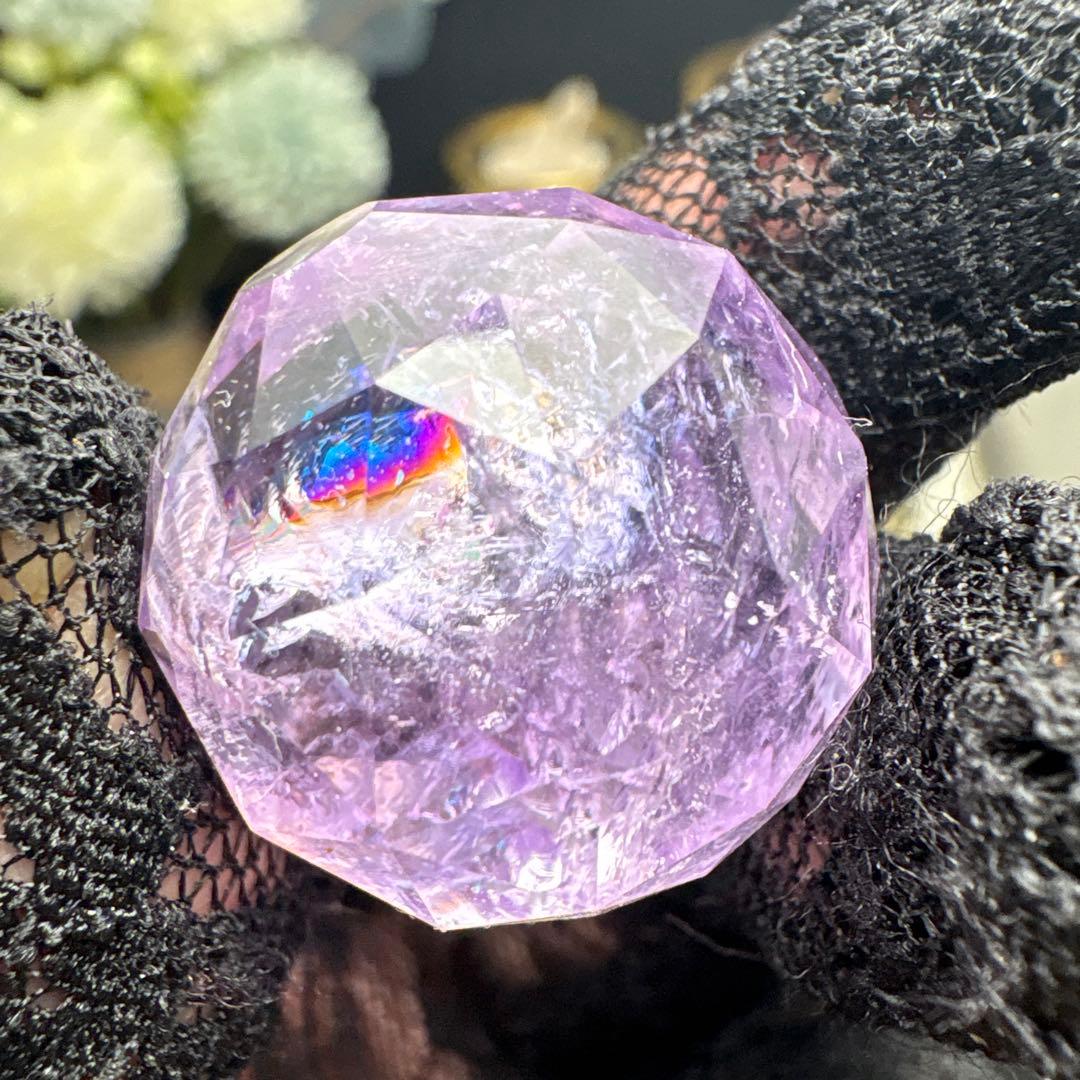 アメジストファセットカットNo.2649 宝石質アメジストAAA- ルース ラウンドファセットカット6×6mm 1粒