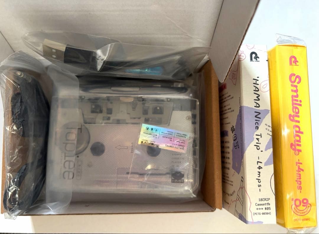 エイトリ カセットプレイヤー カセットテープ 夜班 セット 18TRIP』カセットプレイヤー8月中旬発売＆カセット順次発売