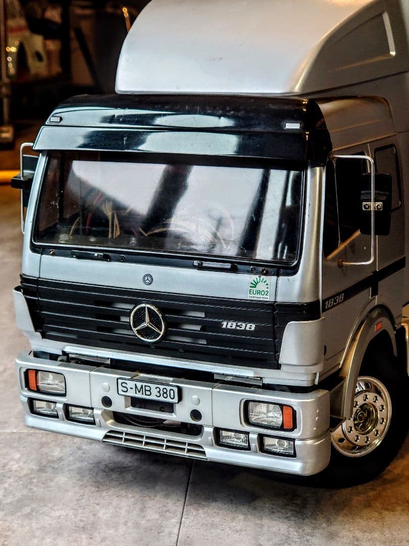 1/14 タミヤ メルセデスベンツ 1838LS ライト点灯 動作確認済み - メルカリ