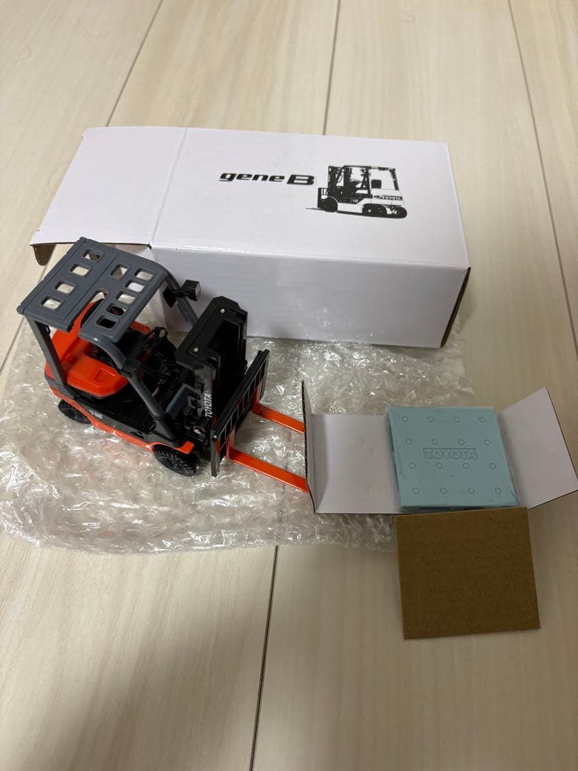 TOYOTA L&F gene B フォークリフト ミニカー 非売品 - メルカリ