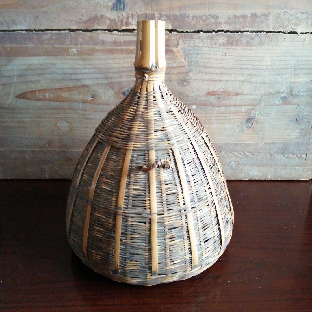 竹製円錐形掛花籠　24.2cm