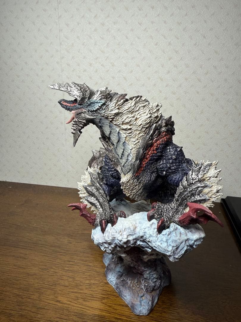 ジンオウガ亜種　CFBクリエイターズモデル モンスターハンタ Amazon.co.jp: カプコン フィギュアビルダー クリエイターズモデル 獄