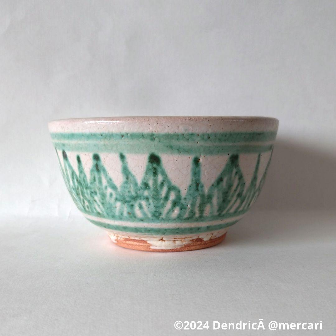 白釉緑彩碗①　ミャンマー　アジアアンティーク　小花彩　茶碗