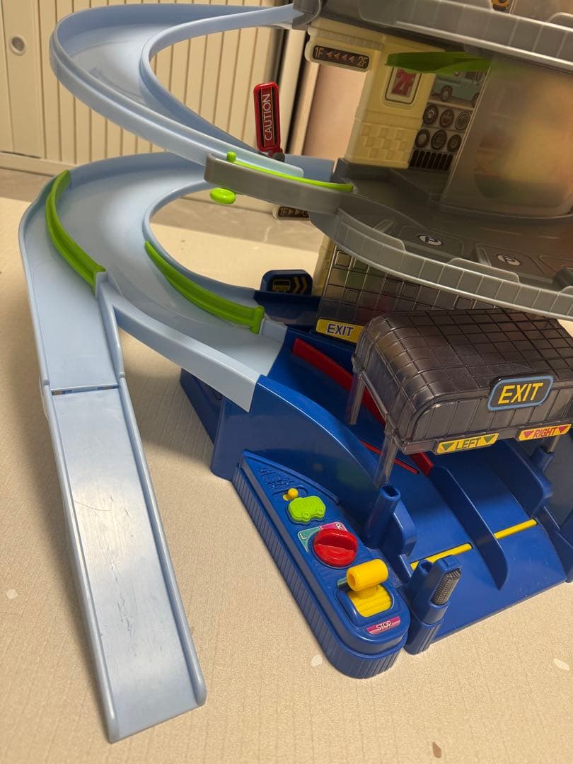 タヨ TAYO コントロールパーキングタワー 韓国 玩具 - メルカリ