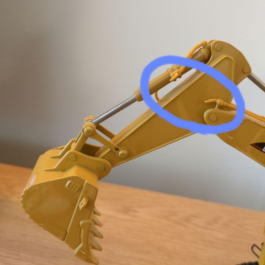 キャタピラー5110B バックホー 重機ミニチュア 模型 - メルカリ