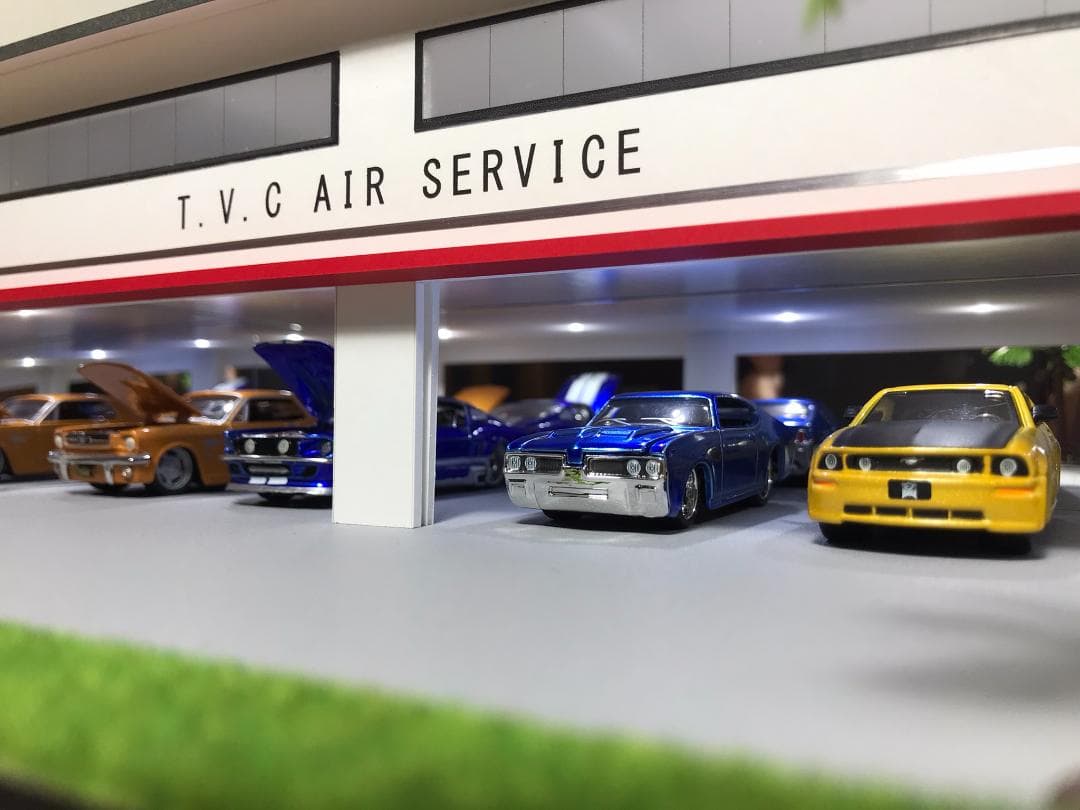 ミニカー専用ジオラマ：1/64 世田谷ベースタイプガレージ