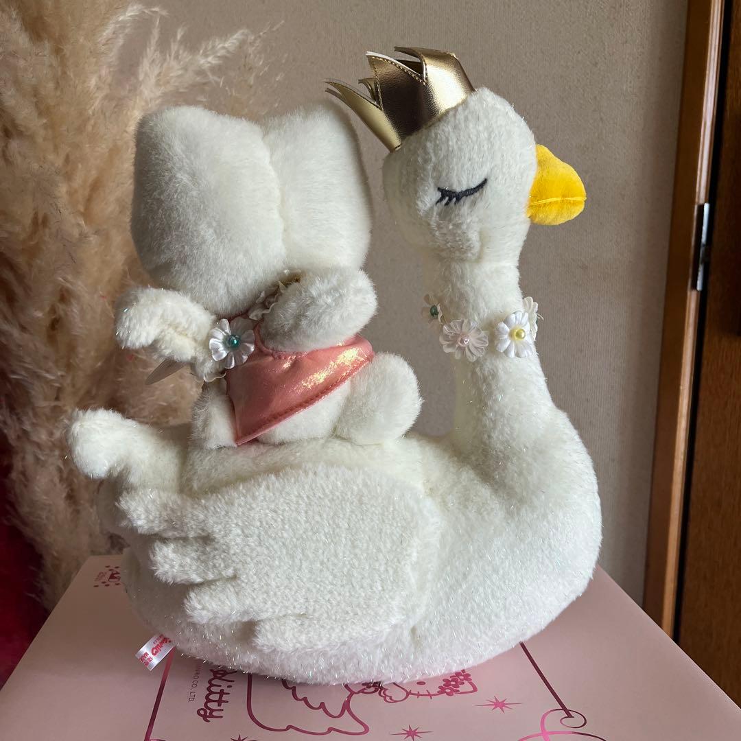 ハローキティ 25周年記念 限定 スワン 白鳥 キティちゃん L - メルカリ