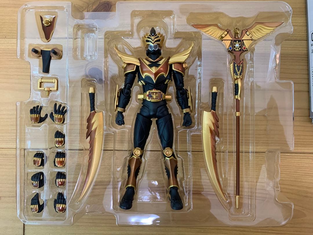 S.H.Figuarts 仮面ライダー　龍騎　ナイト　サバイブ　　オーディン