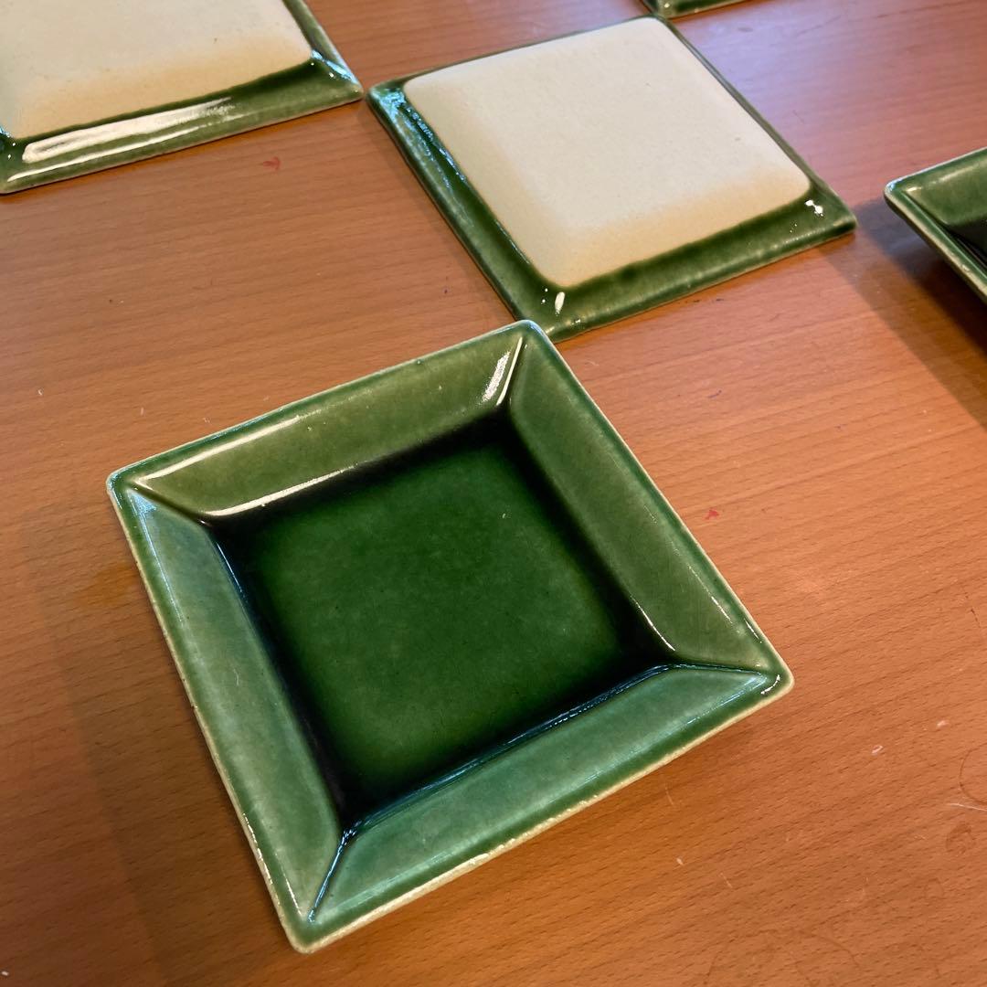 ソヨゴさま専用　　織部釉角皿（12.５cm×12.5cm×1.7cm）5枚