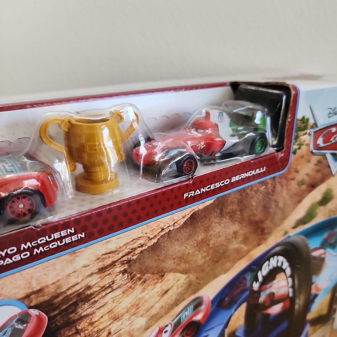 マテル カーズ GRC プレイセット ミニカー2台 マックィーン