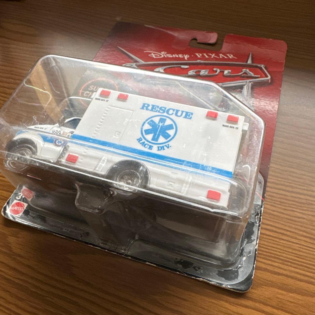 Disney Pixar Cars 3 ミニカー 救急車 Super Chase - メルカリ