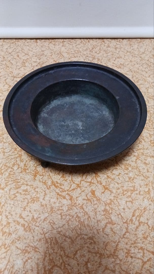 時代物 金工師 市川東玉斎 銅製三足流雲文獣足丸形花入 在銘 東玉斎