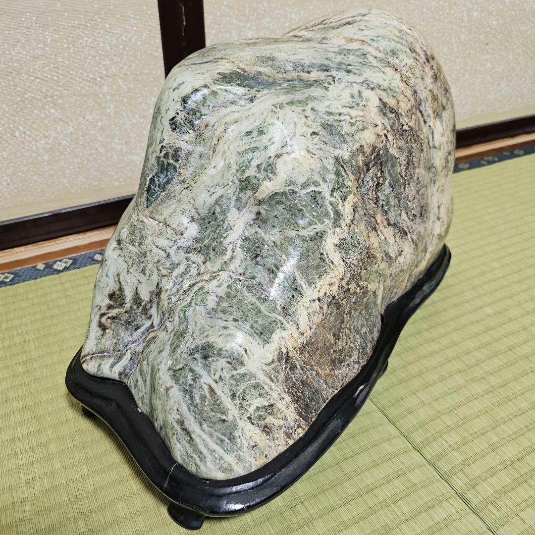 日高翡翠 34kg 北海道産日本銘石水石ひすいヒスイ鑑賞石 - メルカリ