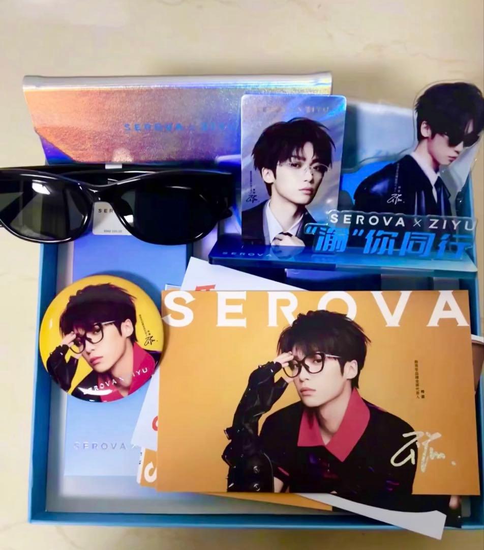SEROVA x ZIYU 梓渝トレーディングカードセット - メルカリ