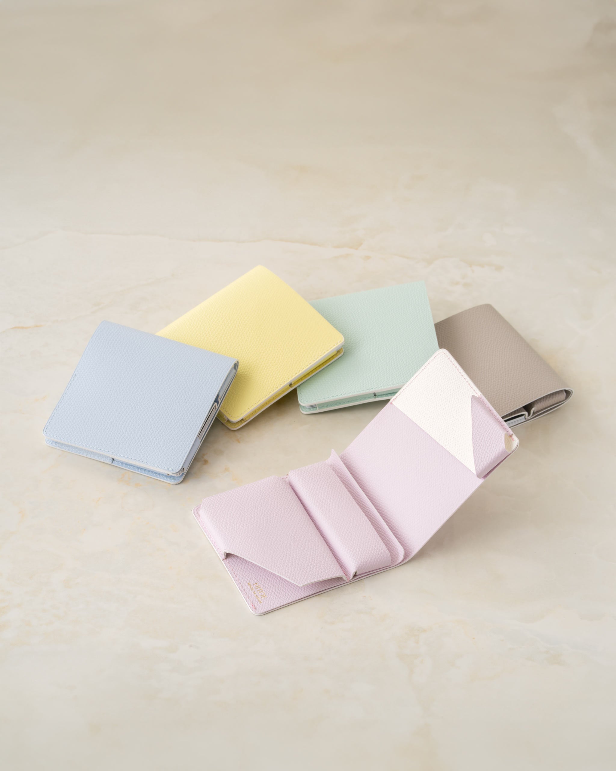 空気のような軽やかさ Hitoe® Fold Aria - Bouquet - | 想いを束ねる